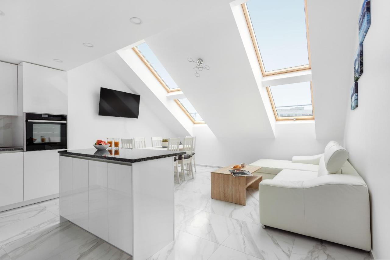 Luxurious Kaunas Basilica Apartment In Old Town By Urban Rent Buitenkant foto