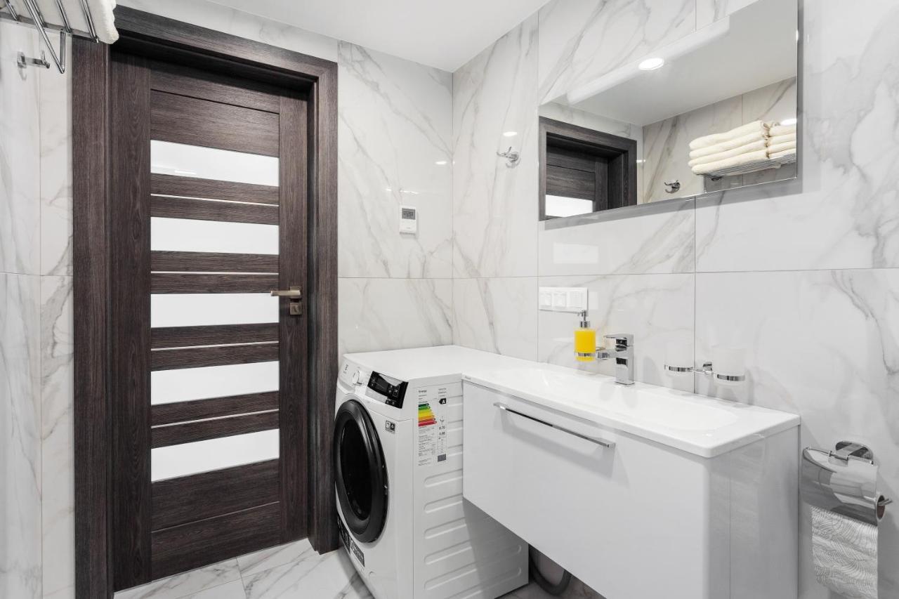 Luxurious Kaunas Basilica Apartment In Old Town By Urban Rent Buitenkant foto