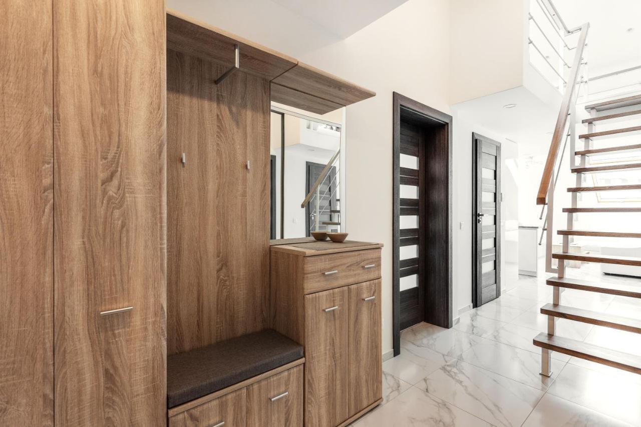 Luxurious Kaunas Basilica Apartment In Old Town By Urban Rent Buitenkant foto
