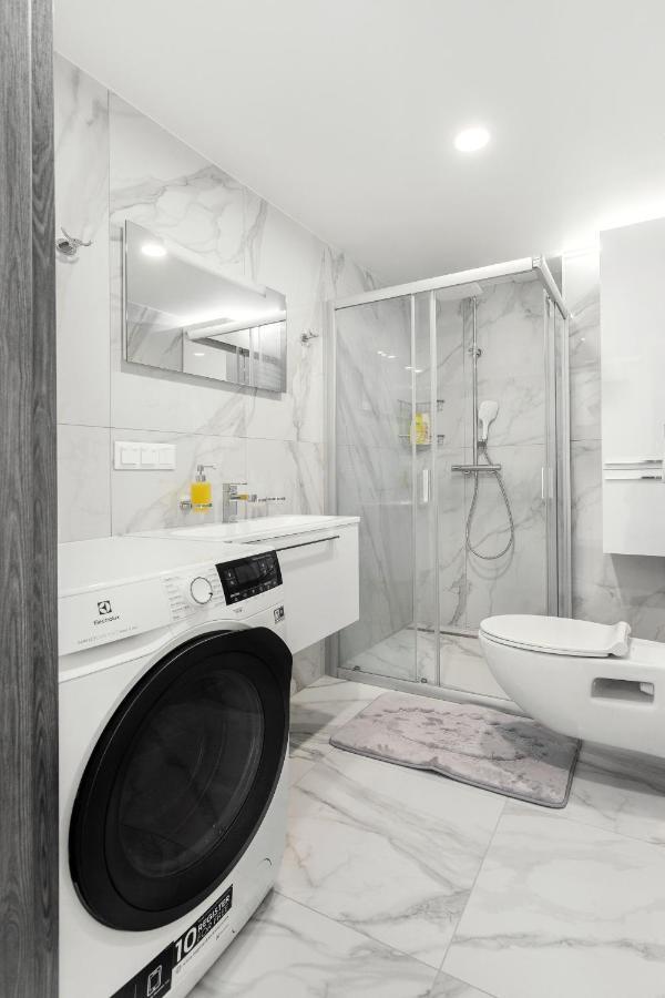 Luxurious Kaunas Basilica Apartment In Old Town By Urban Rent Buitenkant foto