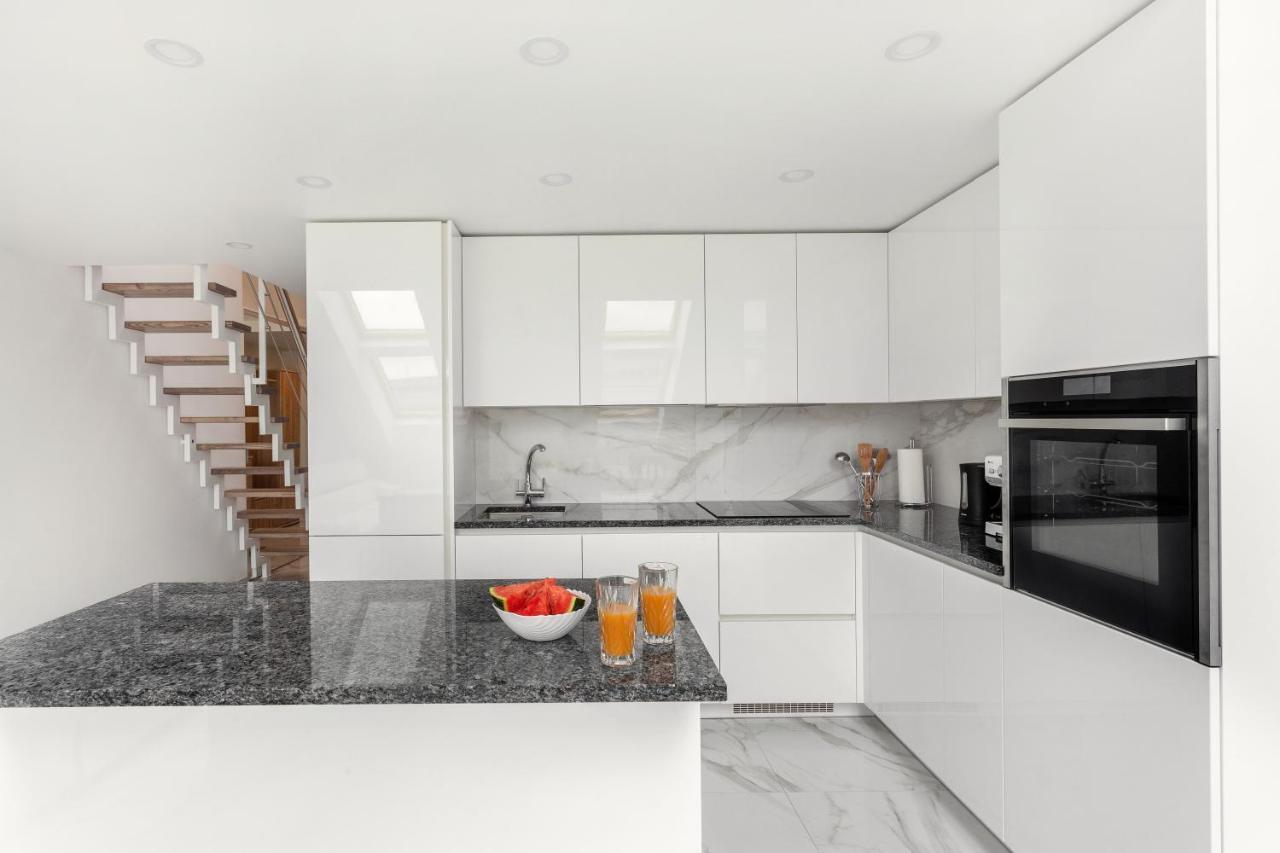 Luxurious Kaunas Basilica Apartment In Old Town By Urban Rent Buitenkant foto